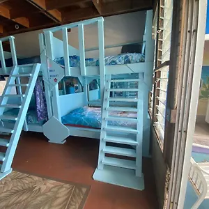  Hostel Kauai Beach House Hostel, Llc